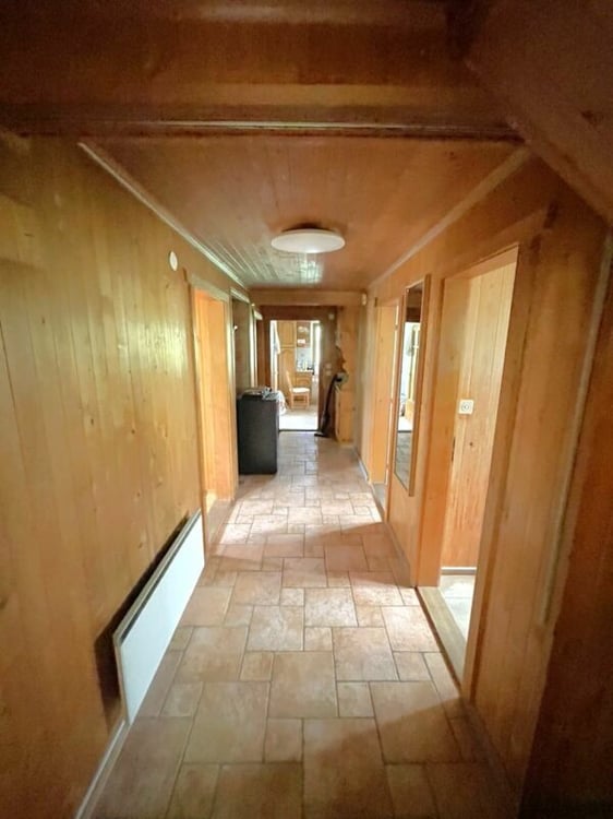 Grosses 7-Zimmer Chalet mit Einliegerwohnung und wunderbarer Weitsicht in Château-d'Oex VD 6