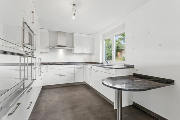 Gepflegtes Einfamilienhaus in ruhigem Wohnquartier in Gals BE 4