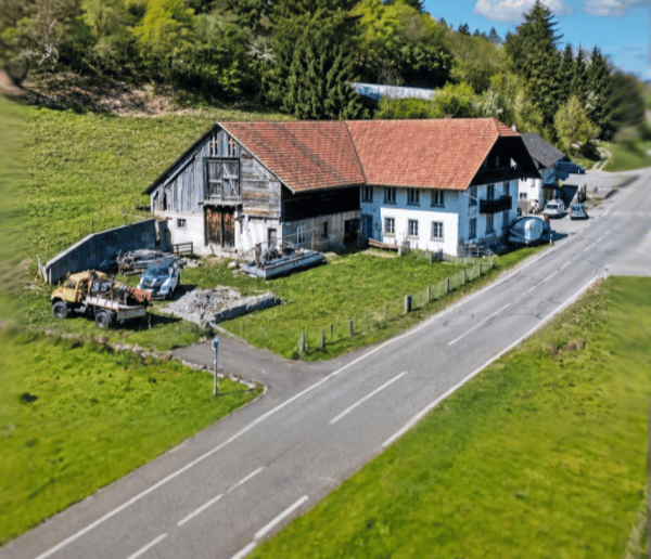 Bauernhaus in St. Ursen FR auf riesiger Parzelle von 5'152 m2 2