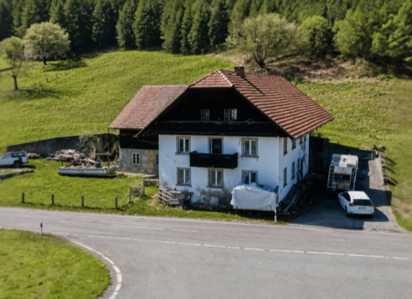 Bauernhaus in St. Ursen FR auf riesiger Parzelle von 5'152 m2 1