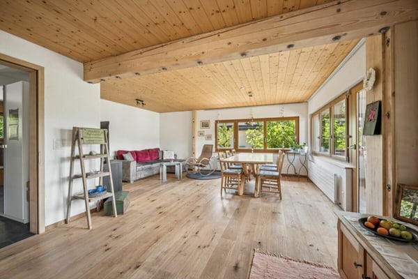 Attraktives 5,5-Zimmer Chalet in Mörigen BE mit Sicht auf den Bielersee 4