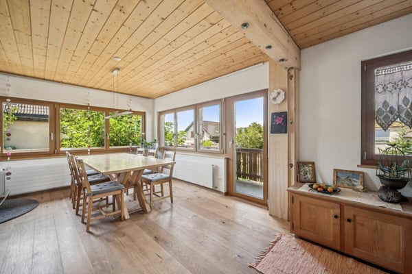 Attraktives 5,5-Zimmer Chalet in Mörigen BE mit Sicht auf den Bielersee 5