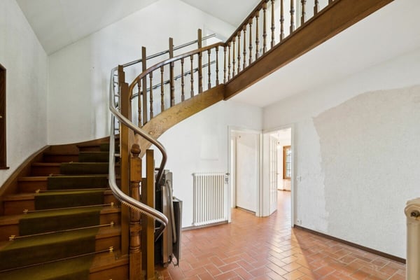 5-Zimmer Einfamilienhaus auf grosser Parzelle in Blonay VD mit See- und Bergsicht 8