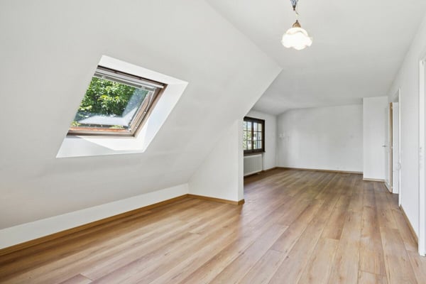 5-Zimmer Einfamilienhaus auf grosser Parzelle in Blonay VD mit See- und Bergsicht 9