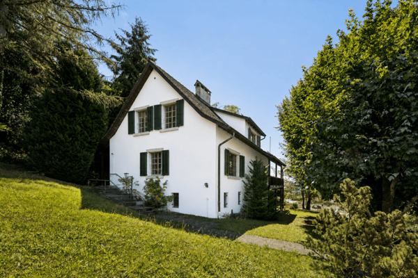5-Zimmer Einfamilienhaus auf grosser Parzelle in Blonay VD mit See- und Bergsicht