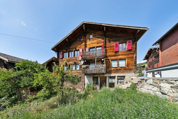 Heimelige 3,5-Zimmerwohnung mit Ausbaureserve in Bürchen VS