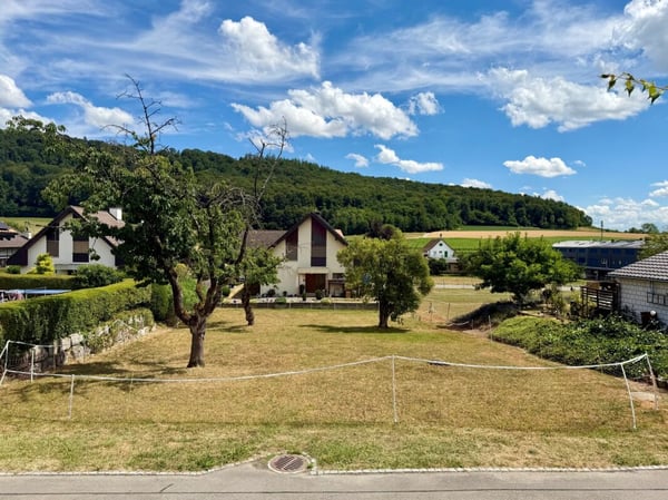 Grosszügige Baulandparzelle von 615 m2 in Gals BE 2