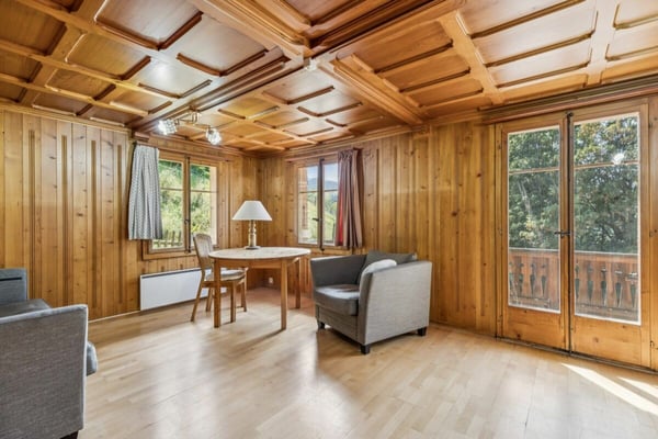 Grosses 7-Zimmer Chalet mit Einliegerwohnung und wunderbarer Weitsicht in Château-d'Oex VD 3