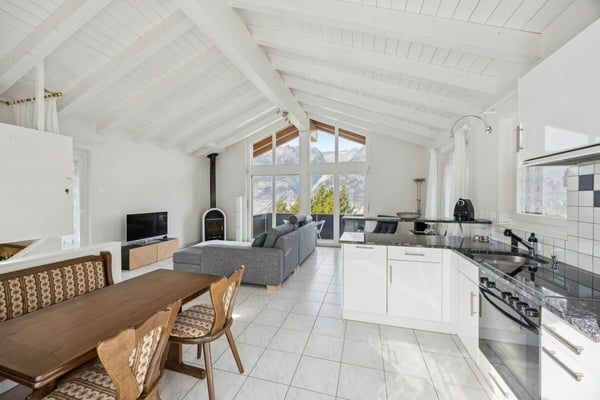 3,5-Zimmer Chalet in Unterbäch - herziges Tiny-Einfamilienhaus mit viel Privatsphäre 4