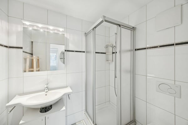 3,5-Zimmer Chalet in Unterbäch - herziges Tiny-Einfamilienhaus mit viel Privatsphäre 11