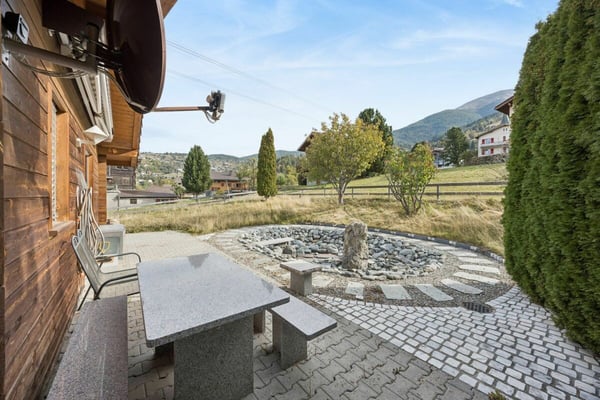 3,5-Zimmer Chalet in Unterbäch - herziges Tiny-Einfamilienhaus mit viel Privatsphäre 15