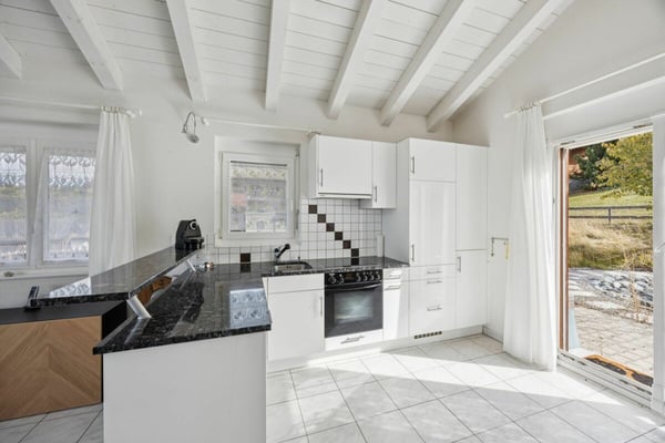 3,5-Zimmer Chalet in Unterbäch - herziges Tiny-Einfamilienhaus mit viel Privatsphäre 5