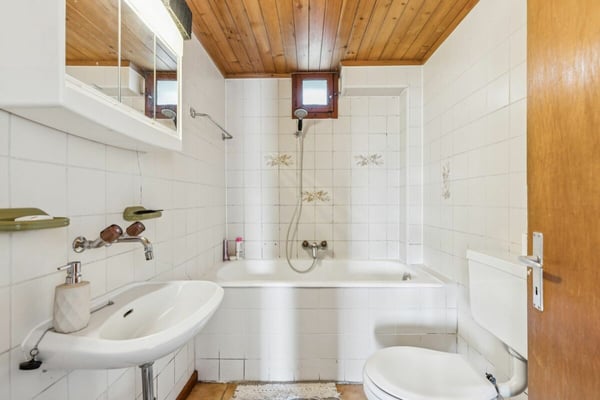 Grosses 7-Zimmer Chalet mit Einliegerwohnung und wunderbarer Weitsicht in Château-d'Oex VD 9