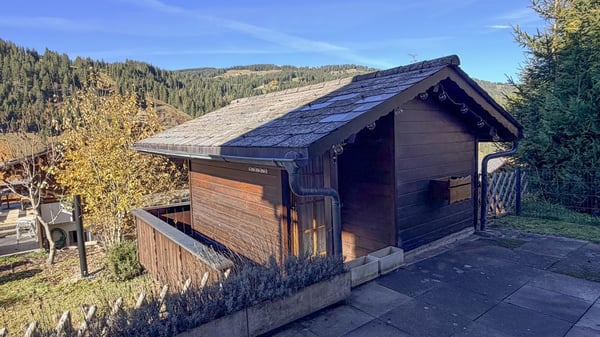 Chalethaus mit Einliegerwohnung und Wellnessoase 13