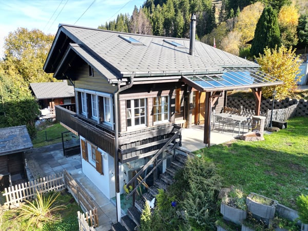 Chalethaus mit Einliegerwohnung und Wellnessoase 3