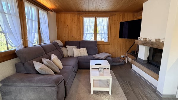 Chalethaus mit Einliegerwohnung und Wellnessoase 6