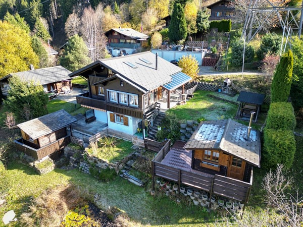 Chalethaus mit Einliegerwohnung und Wellnessoase 1