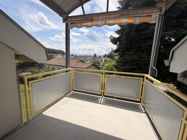 Helle 4.5-Zimmer-Dachwohnung mit Balkon 4
