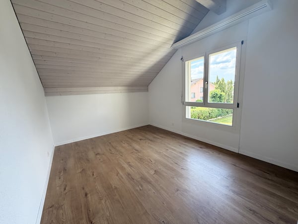 Helle 4.5-Zimmer-Dachwohnung mit Balkon 9