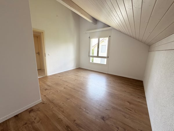 Helle 4.5-Zimmer-Dachwohnung mit Balkon 7