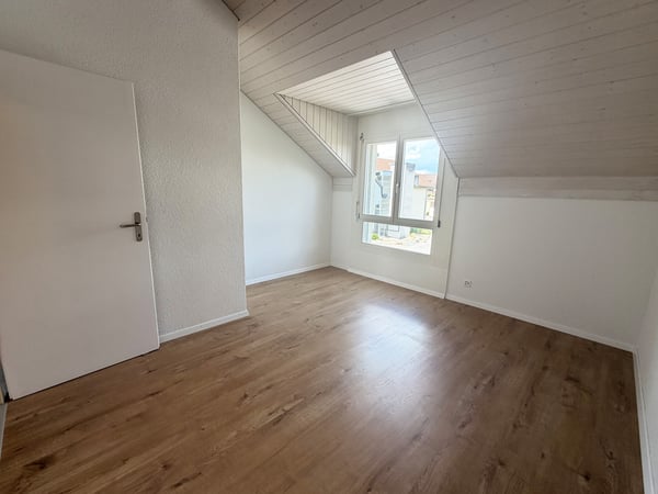 Helle 4.5-Zimmer-Dachwohnung mit Balkon 8