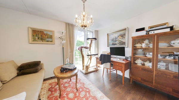 Modernes 5.5-Zimmer-Doppeleinfamilienhaus mit Westgarten in Thun 8