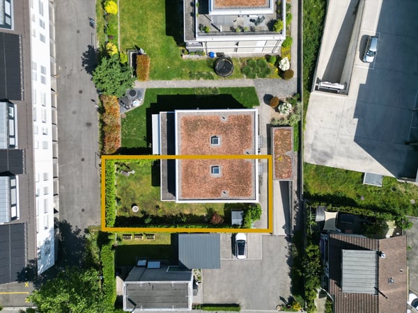 Modernes 5.5-Zimmer-Doppeleinfamilienhaus mit Westgarten in Thun 2