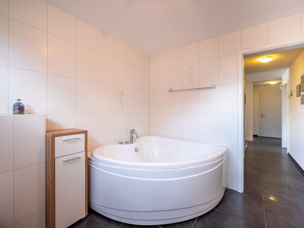 Moderne 4 1/2-Zimmer-Maisonette-Wohnung mit Schwedenofen und grossem Balkon 17
