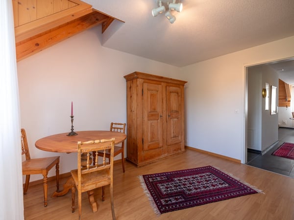 Moderne 4 1/2-Zimmer-Maisonette-Wohnung mit Schwedenofen und grossem Balkon 14