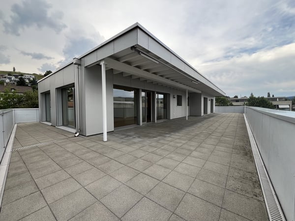Moderne 5.5-Zimmer-Attika-Wohnung in Grosshöchstetten zu vermieten