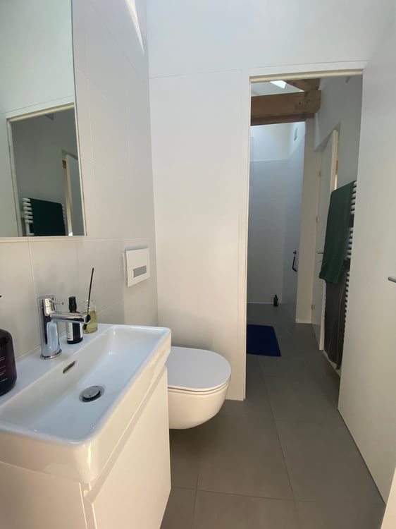 Charmante Dachwohnung mit Altbau-Charme im Herzen von Bern 9
