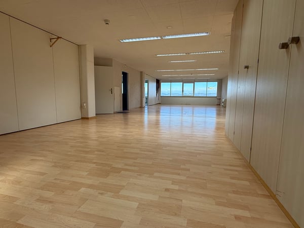 Exklusive Büroräumlichkeiten mit schönem Ausblick in Freienbach 5