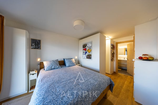 Un chalet récent (2021) avec les Alpes en toile de fond 6