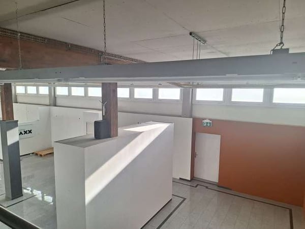 1'700 m2 Verkaufs- Büro- und Lagerflächen an top Lage direkt beim Bahnhof und nahe SCHOPPING-MEILE 21