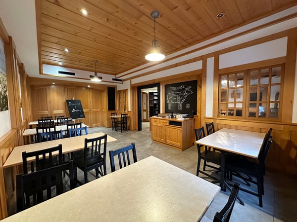 Charmant café-restaurant à louer au cœur de La Gruyère 3
