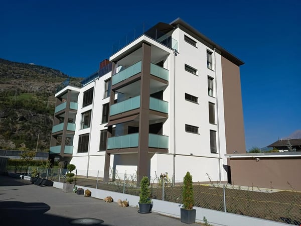 mit Aussicht - grosszügige, moderne Wohnung 1
