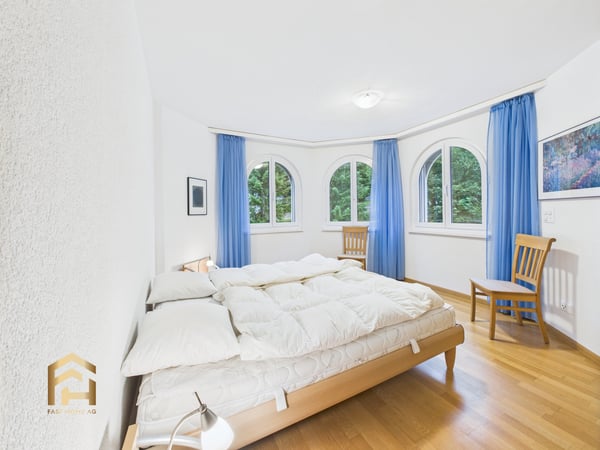 Stilvolle 4.5 ZWG mit Balkon und Cheminée in sonniger Lage von Leukerb 3