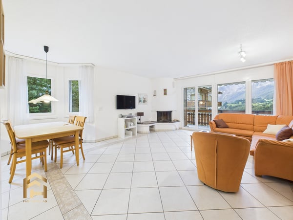 Stilvolle 4.5 ZWG mit Balkon und Cheminée in sonniger Lage von Leukerb 2