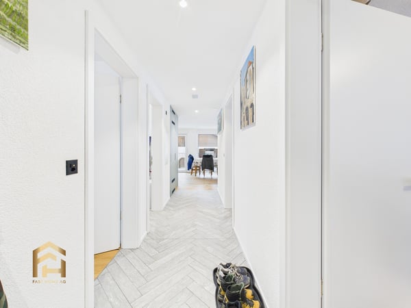 Helle 1.5-Zimmer Neubauwohnung mit Balkon und Lift in St. Niklaus 9