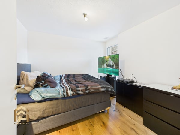 Helle 1.5-Zimmer Neubauwohnung mit Balkon und Lift in St. Niklaus 5