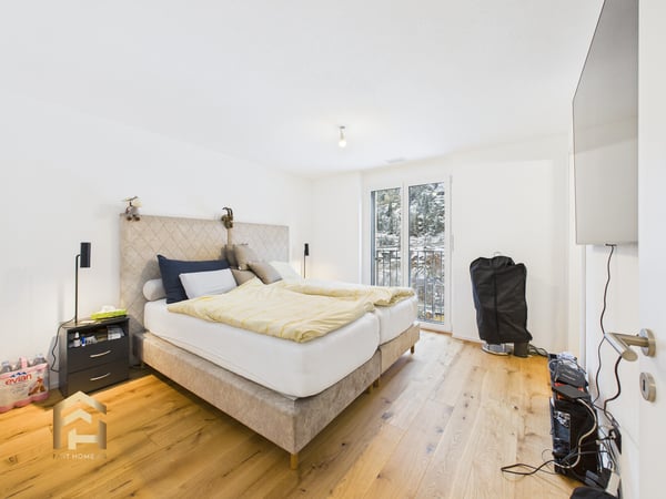 Helle 1.5-Zimmer Neubauwohnung mit Balkon und Lift in St. Niklaus 4