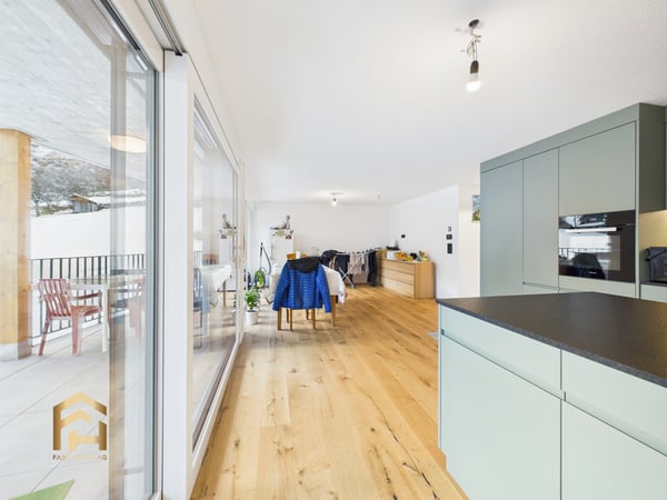 Helle 1.5-Zimmer Neubauwohnung mit Balkon und Lift in St. Niklaus 2