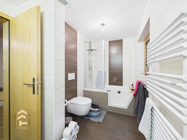 Moderne 1.5-ZWG mit Kamin, Balkon und Bergblick in St. Niklaus 11