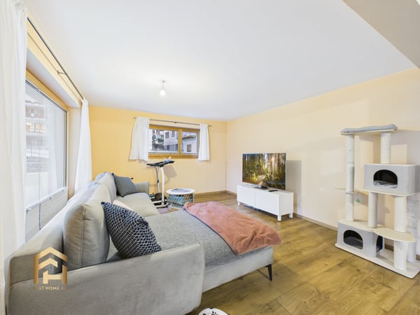 Moderne 1.5-ZWG mit Kamin, Balkon und Bergblick in St. Niklaus 4