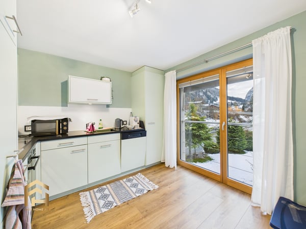 Moderne 1.5-ZWG mit Kamin, Balkon und Bergblick in St. Niklaus 6
