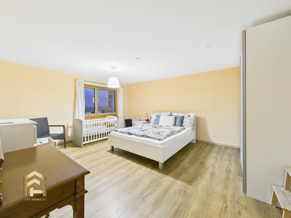 Moderne 1.5-ZWG mit Kamin, Balkon und Bergblick in St. Niklaus 8