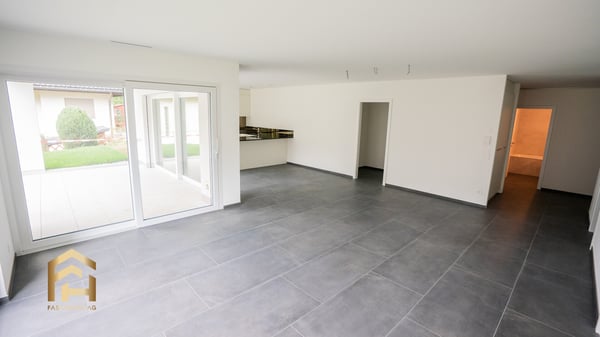 Letzte Gelegenheit: Attraktive 4.5 ZWG im EG mit Abendsonne 3