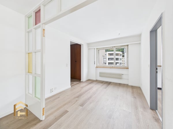 Grosszügige 5.5-ZWG mit Balkon, Aussicht und zentraler Wohnlage in Nat 4