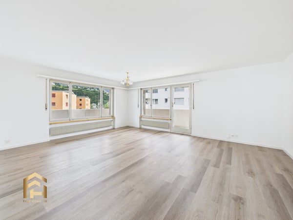 Grosszügige 5.5-ZWG mit Balkon, Aussicht und zentraler Wohnlage in Nat 5