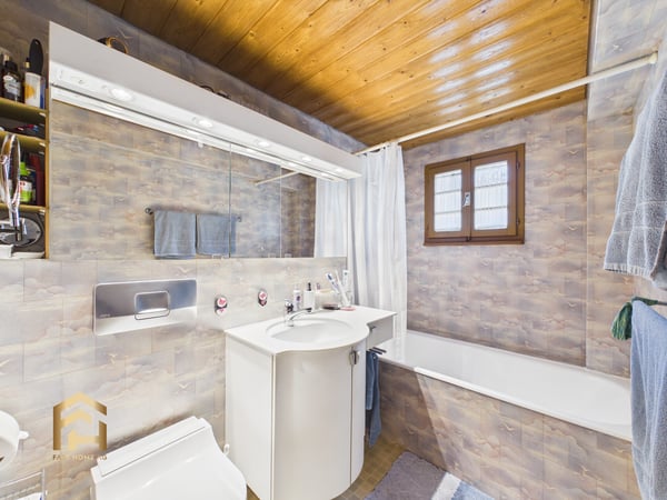 Sonniges Chalet mit Einliegerwohnung und traumhafter Aussicht 8